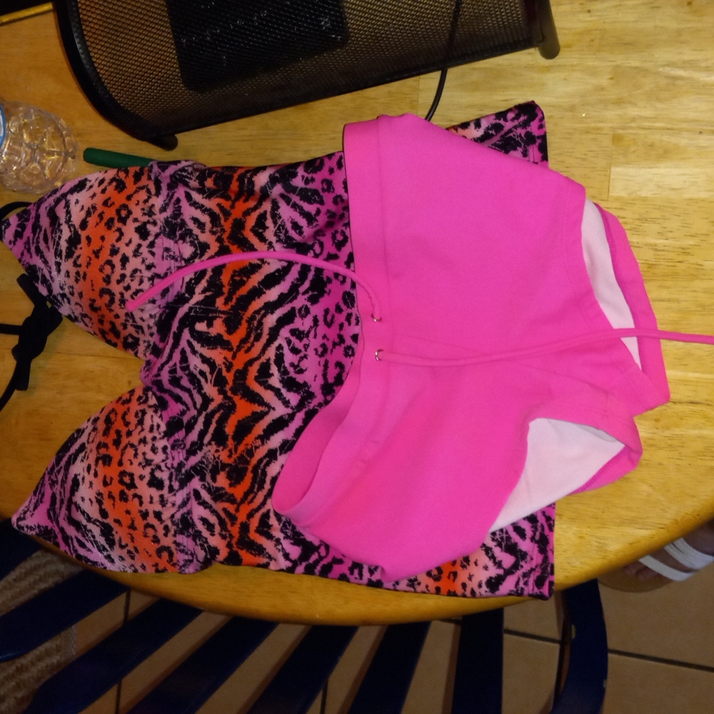 Pretty and cute bikini. Mudd top, SO bottoms. Willing to separate